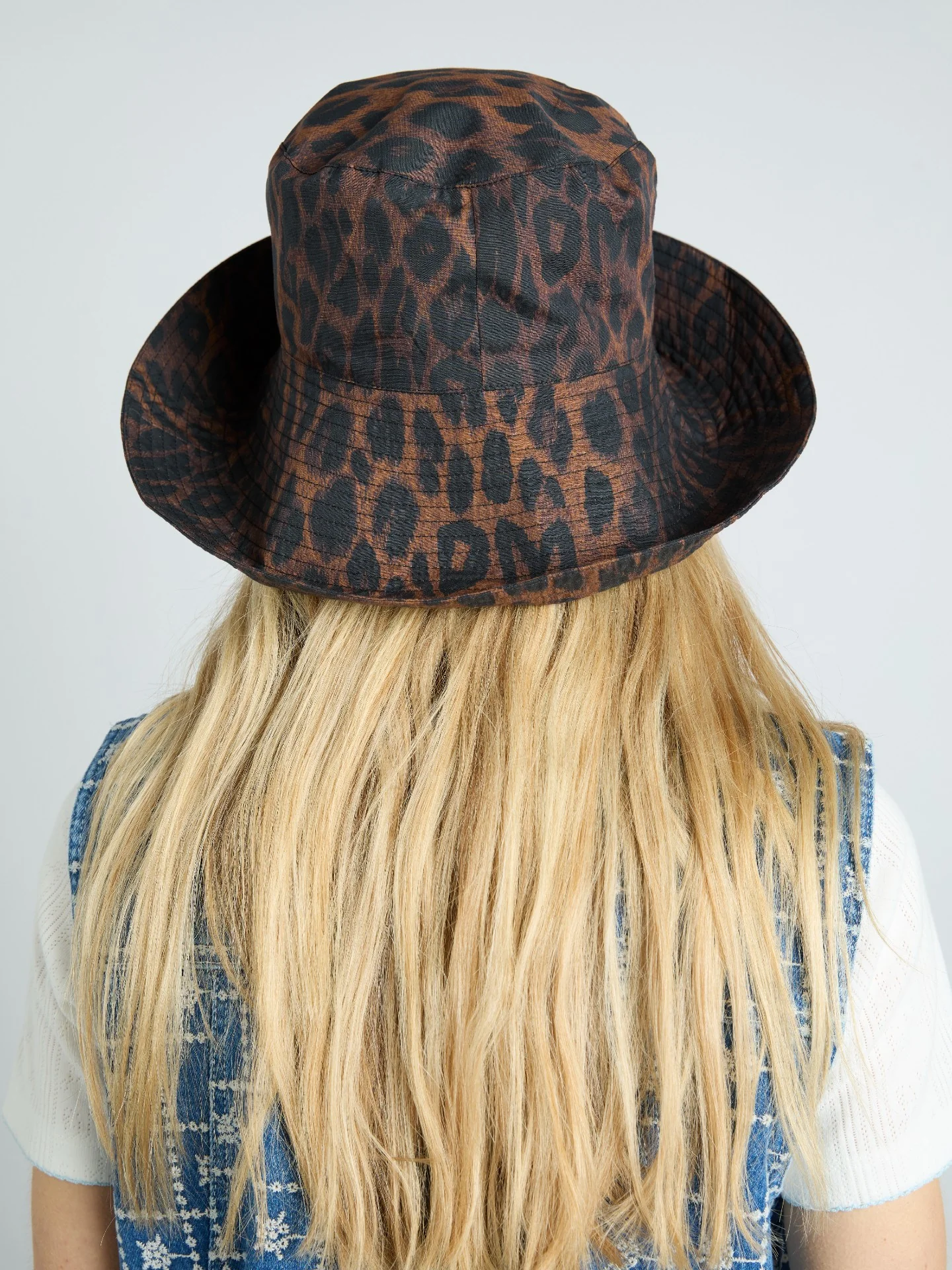 sunhat in dark leopard