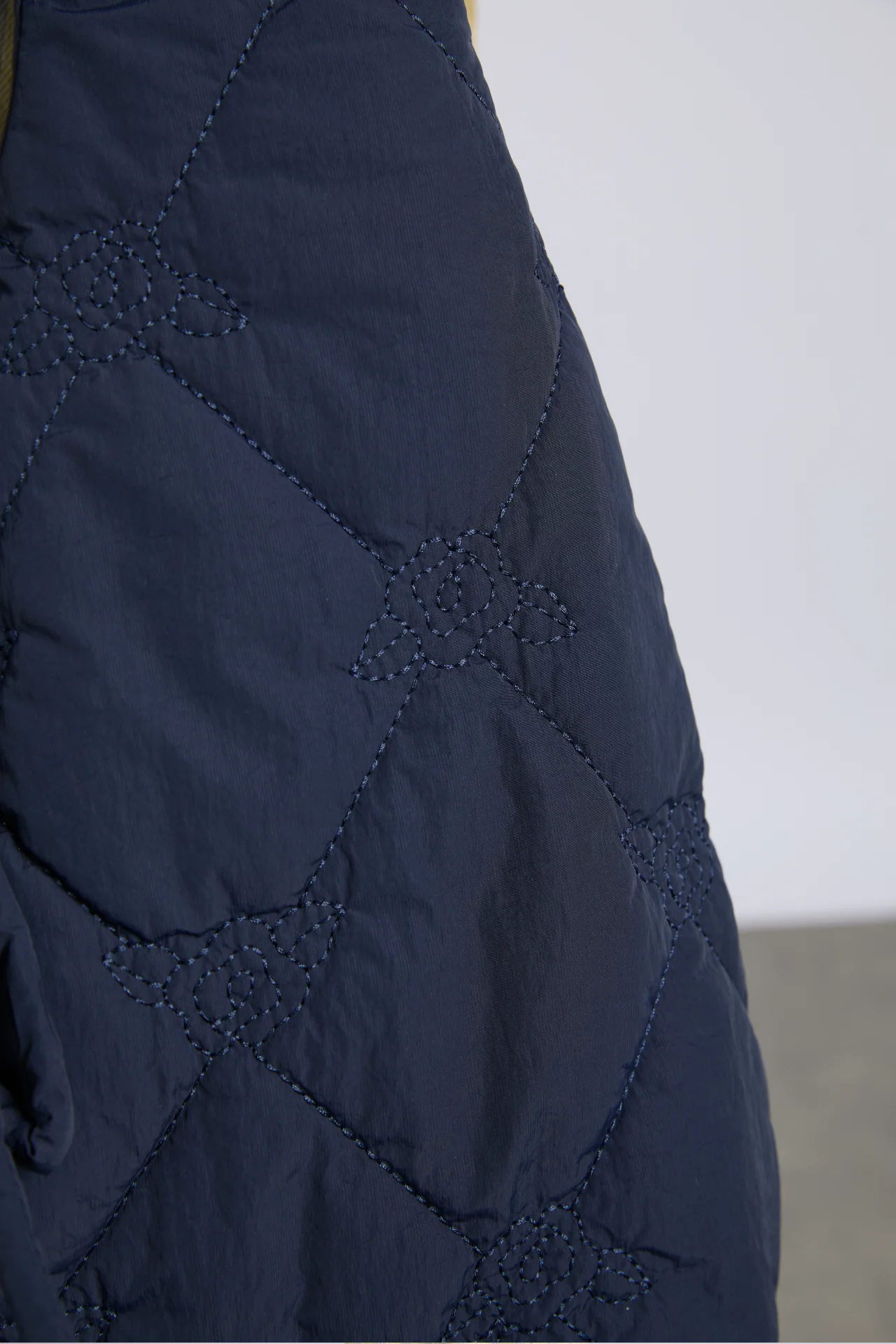 roisin quilted hobo bag - navy