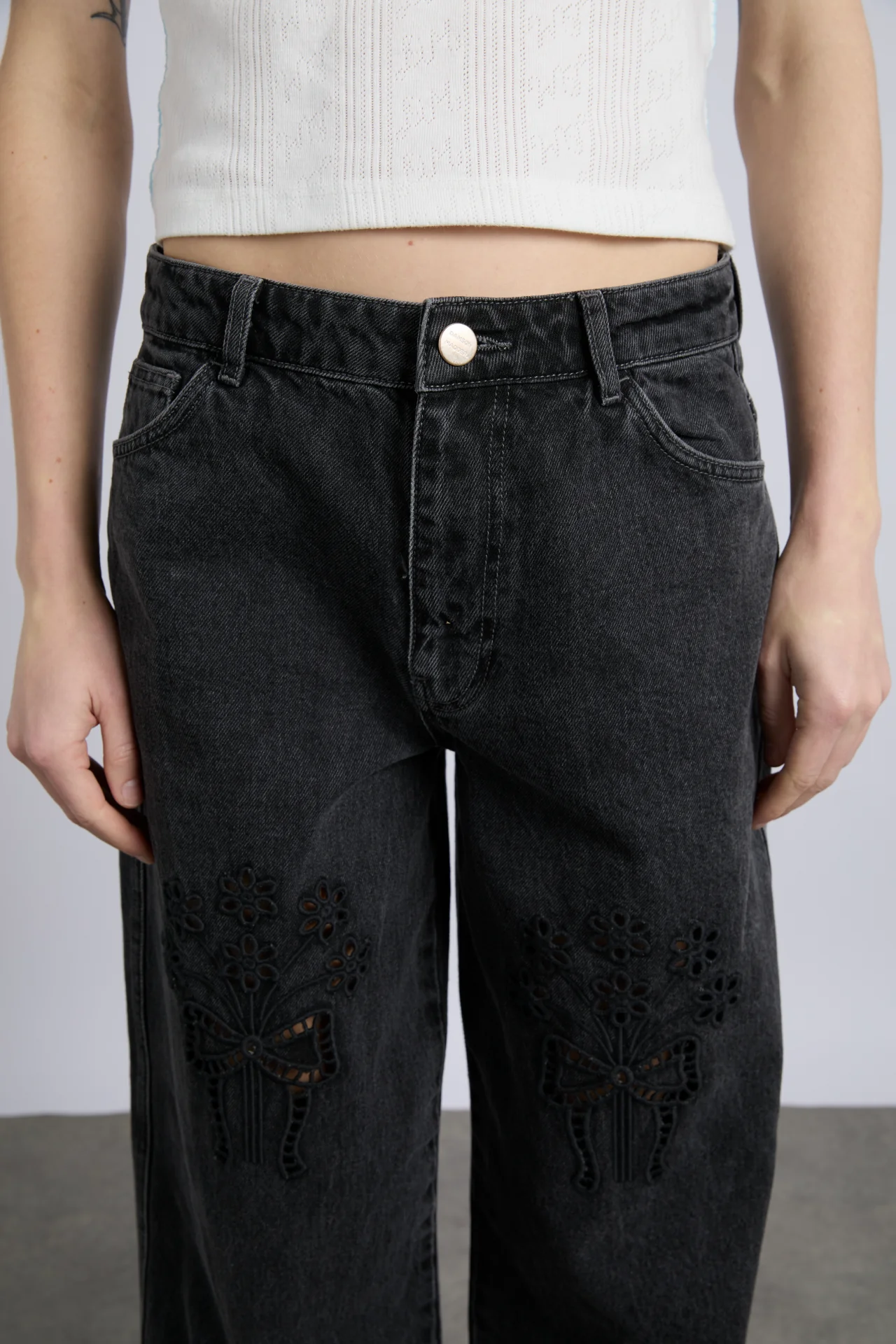drew jeans- washed black broderie