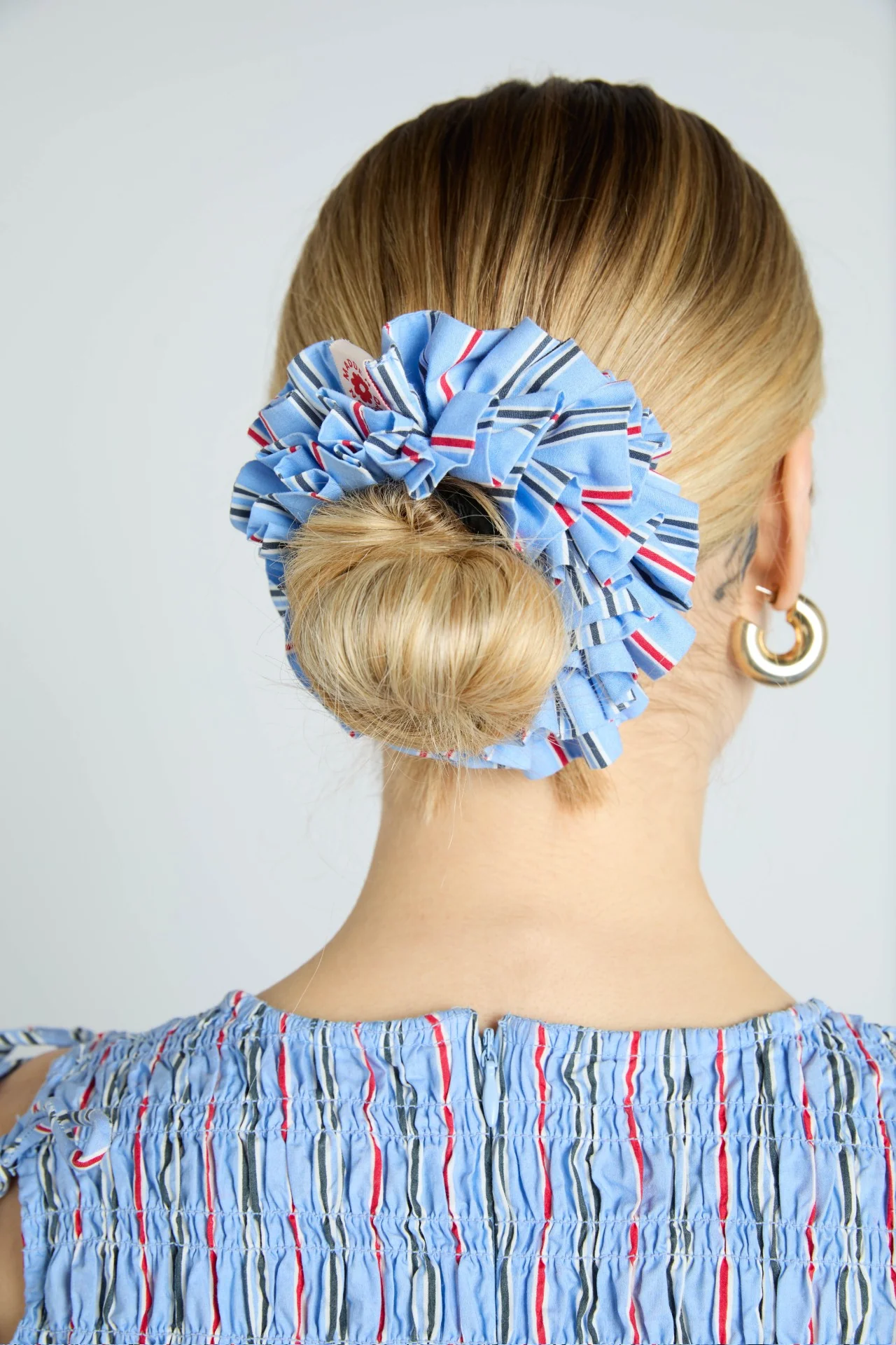 garter scrunchie in blue stripe
