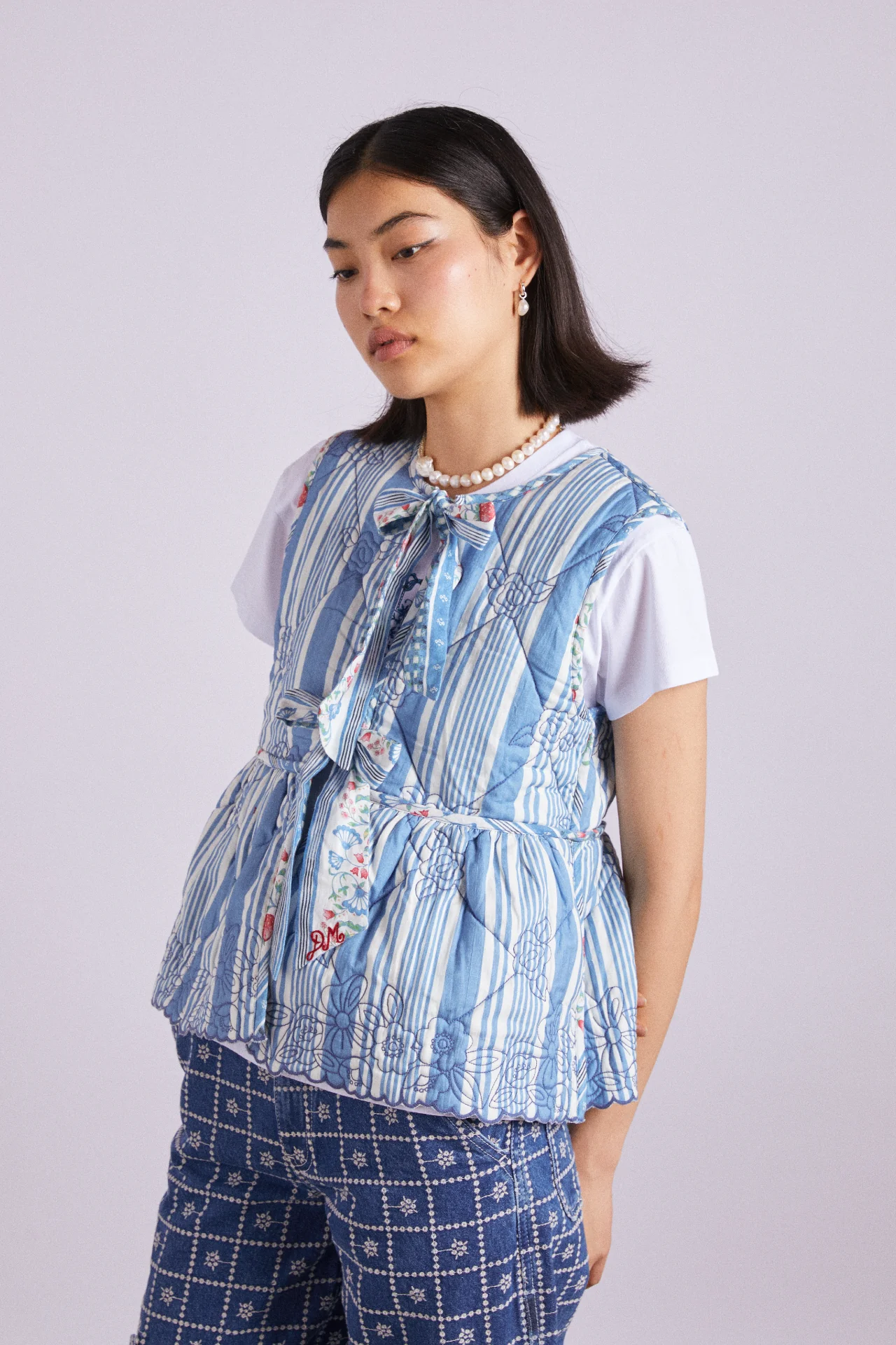 catrin gilet - wallpaper floral