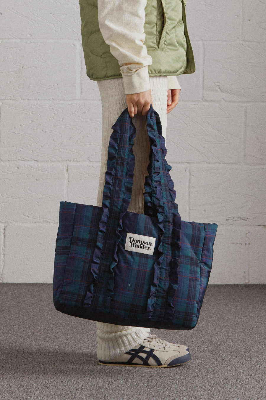 frill tote in green check
