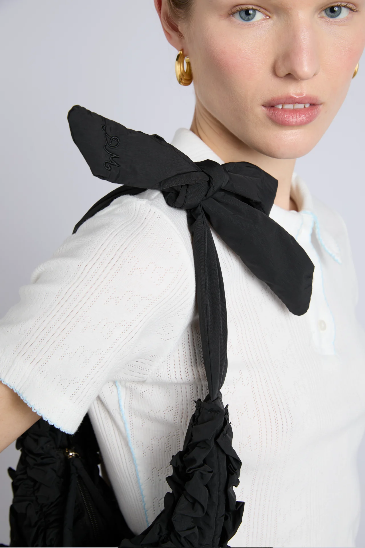 quinn slouchy bag in black