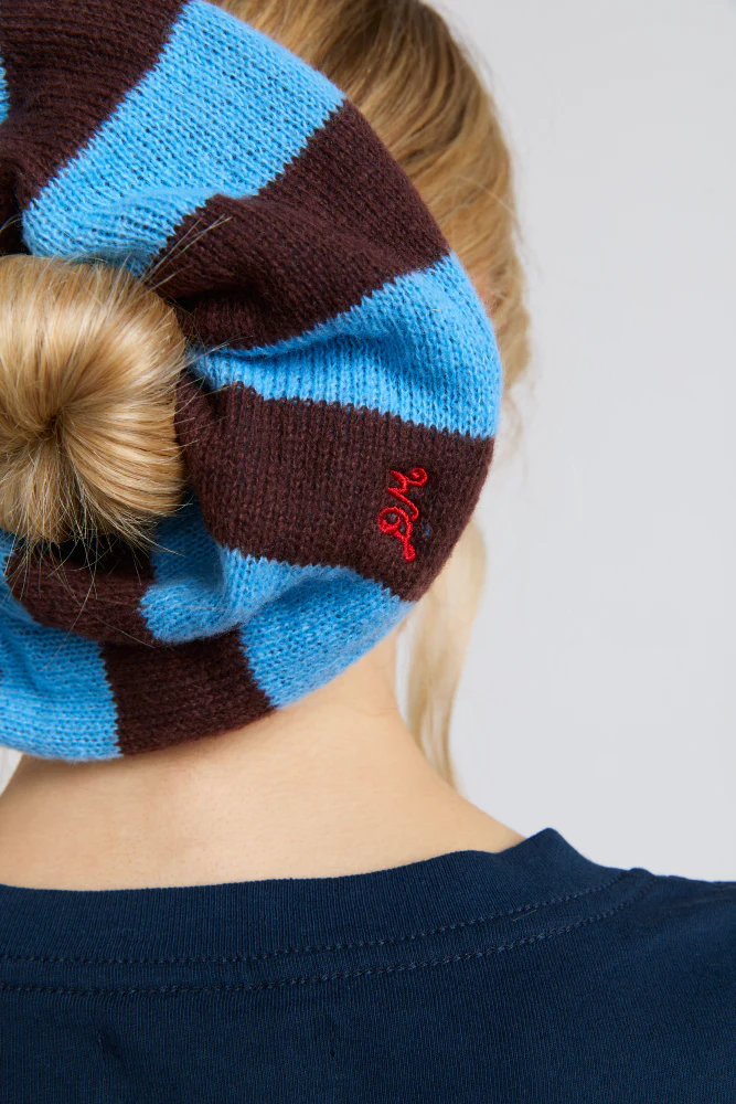 knitted scrunchie in choc & blue stripe