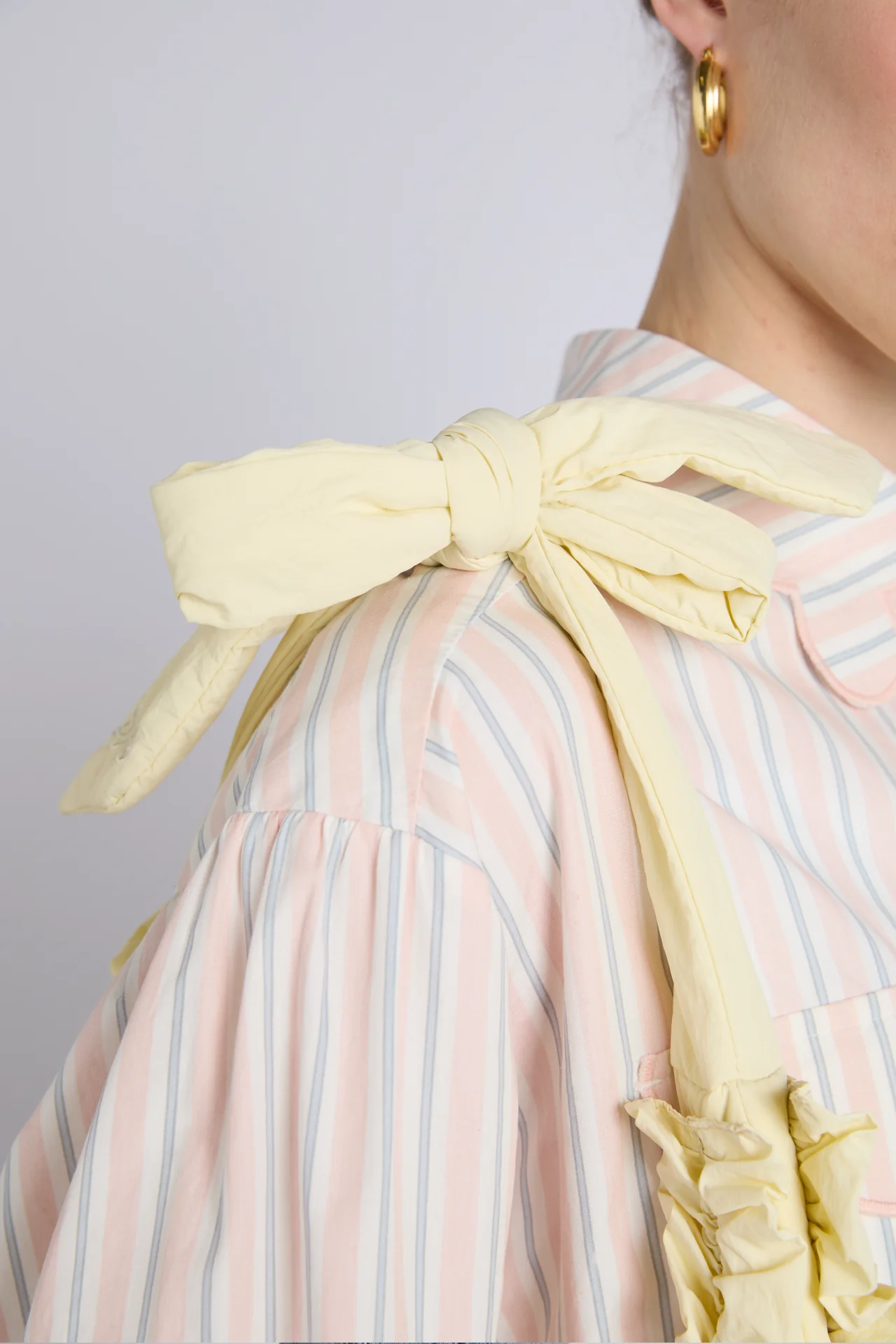 quinn slouchy bag in butter yellow