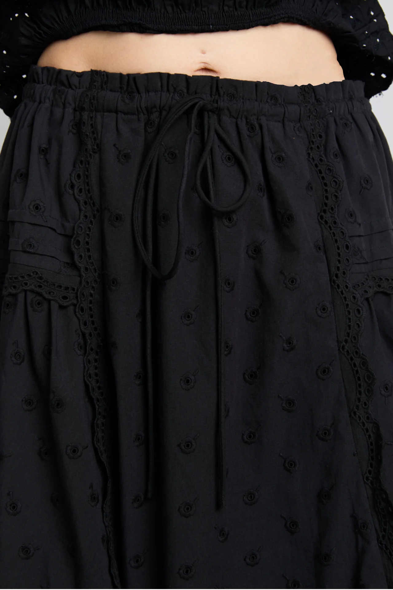 agatha embroidered midi skirt - black