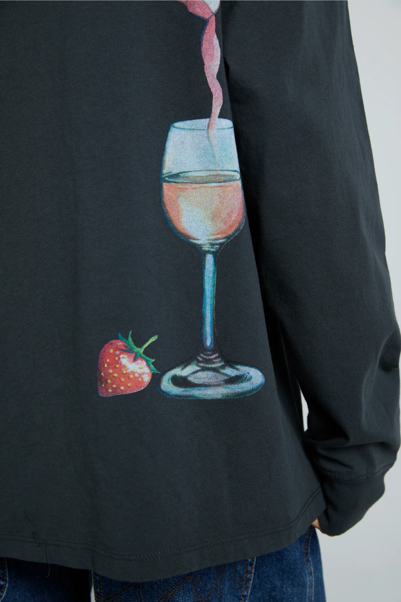rose wine long sleeve tee- charcoal