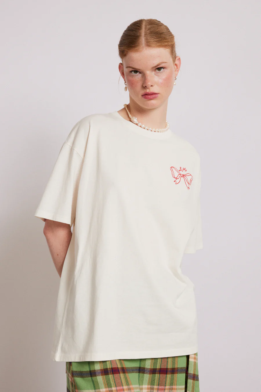 bow logo short sleeve tee