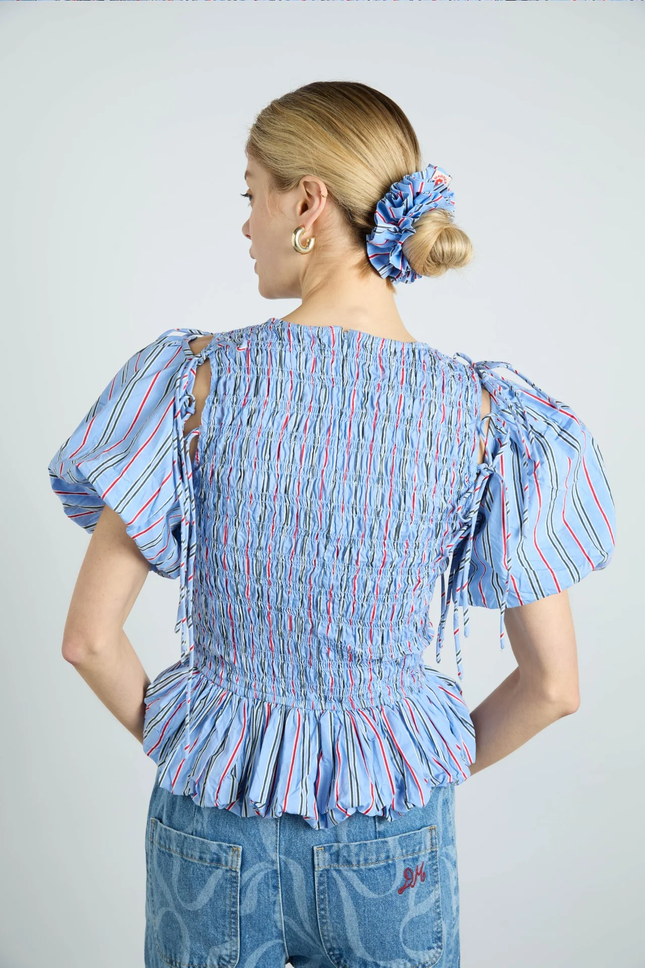 garter scrunchie in blue stripe