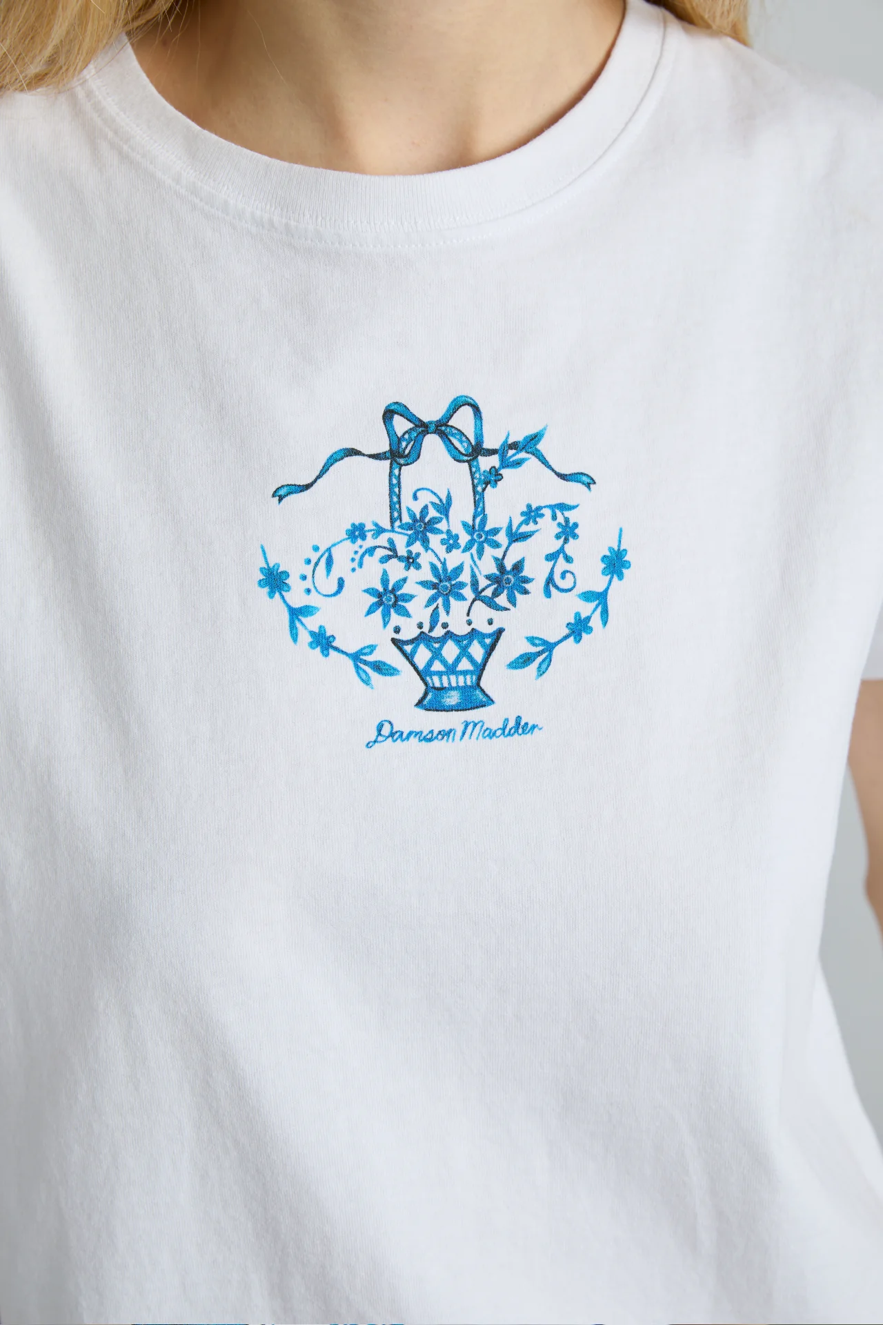 flower basket shrunken tee- white