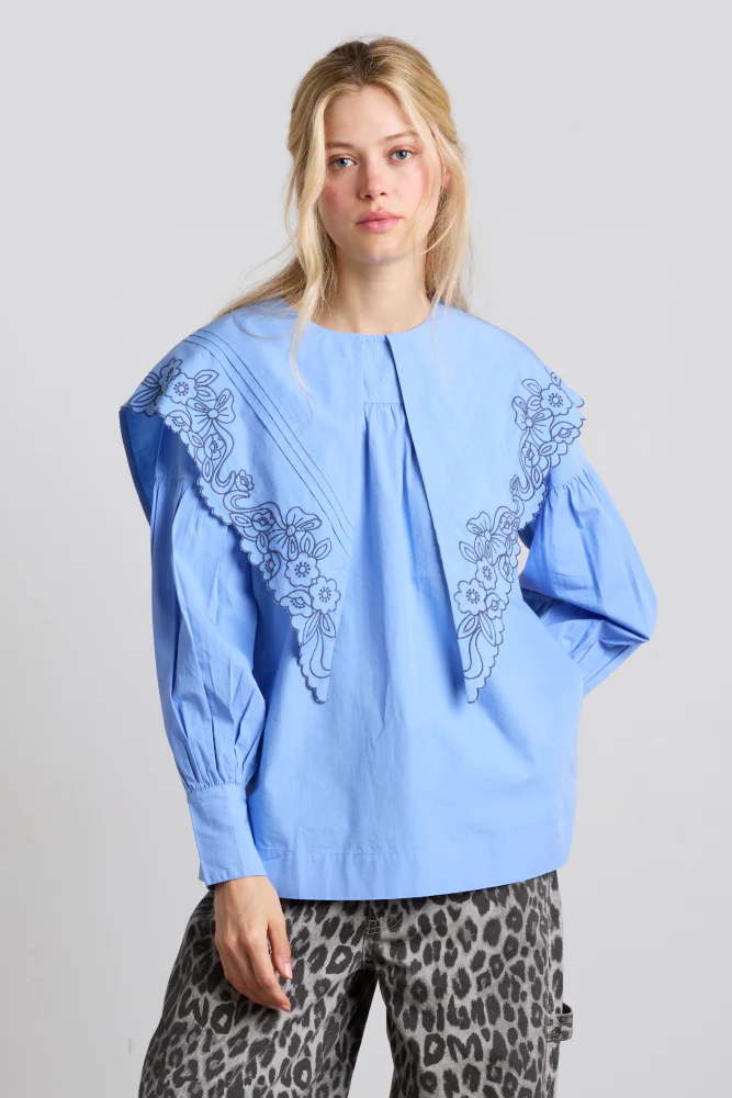 candy embroidered collar blouse - blue