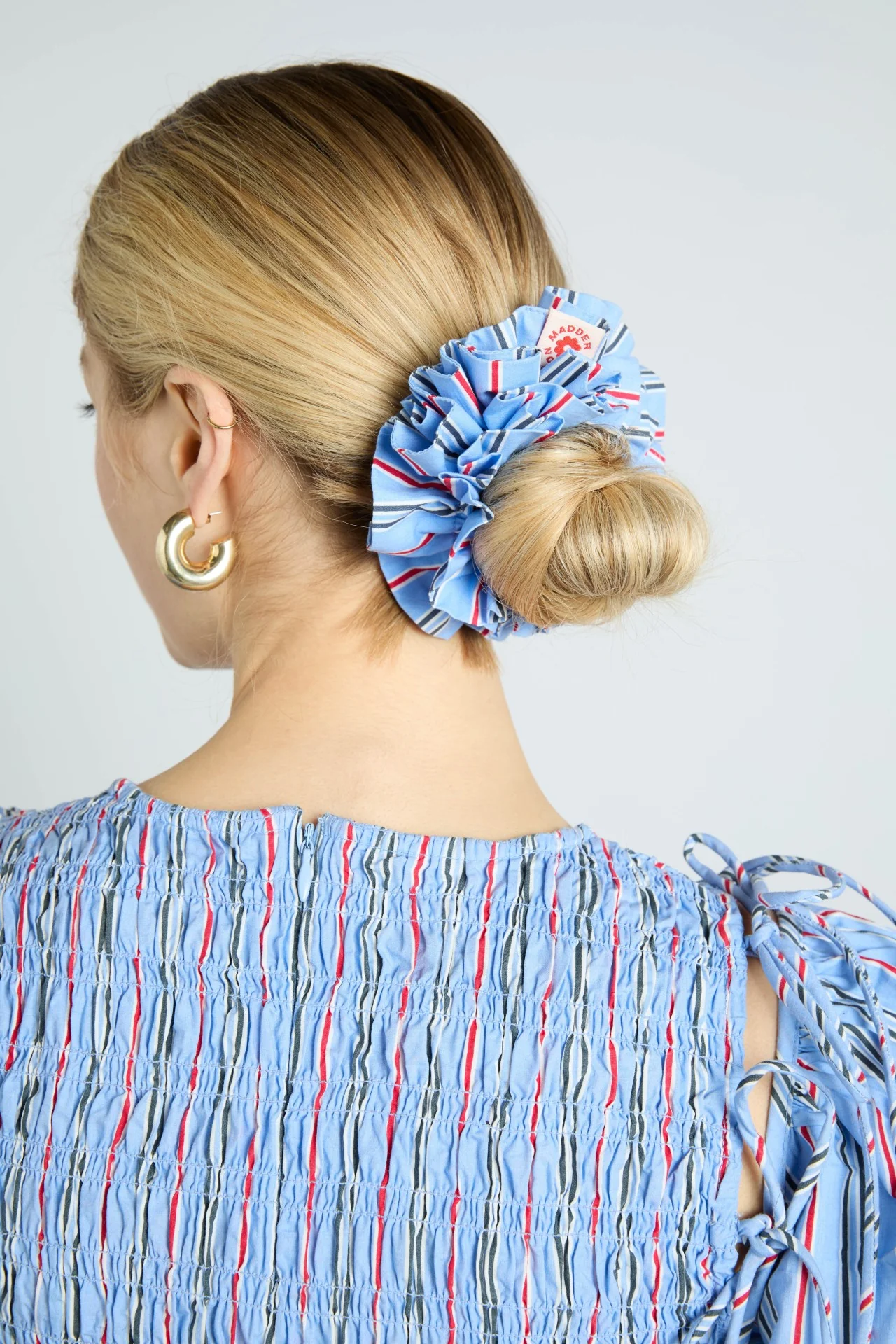 garter scrunchie in blue stripe