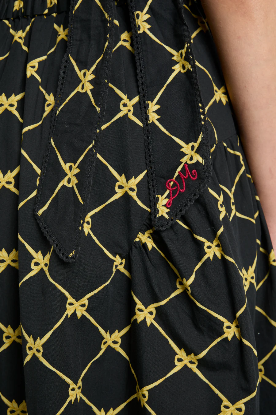 tish midi dress - black bow print