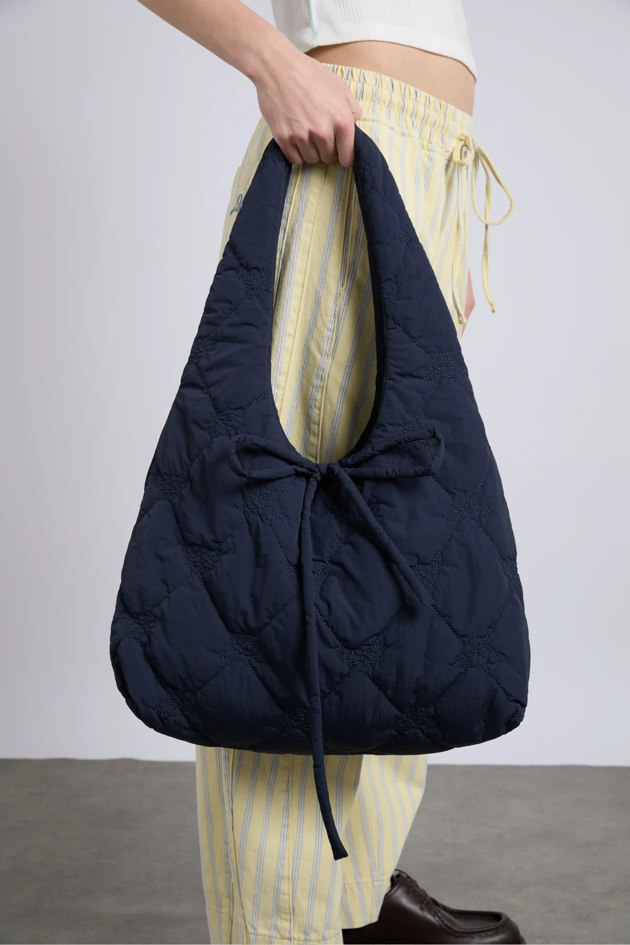 roisin quilted hobo bag - navy