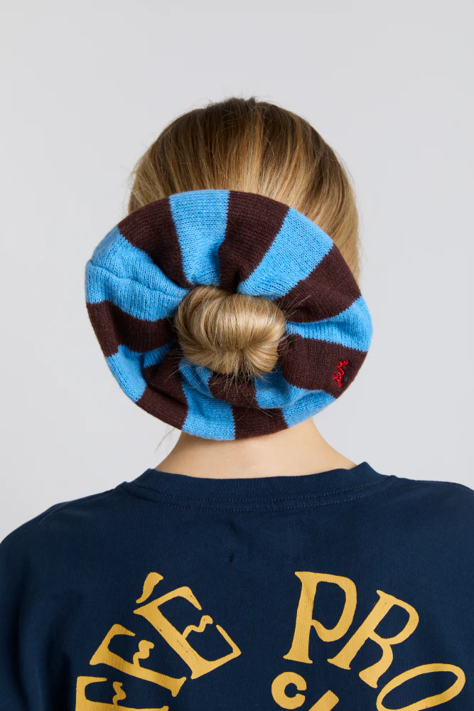 knitted scrunchie in choc & blue stripe