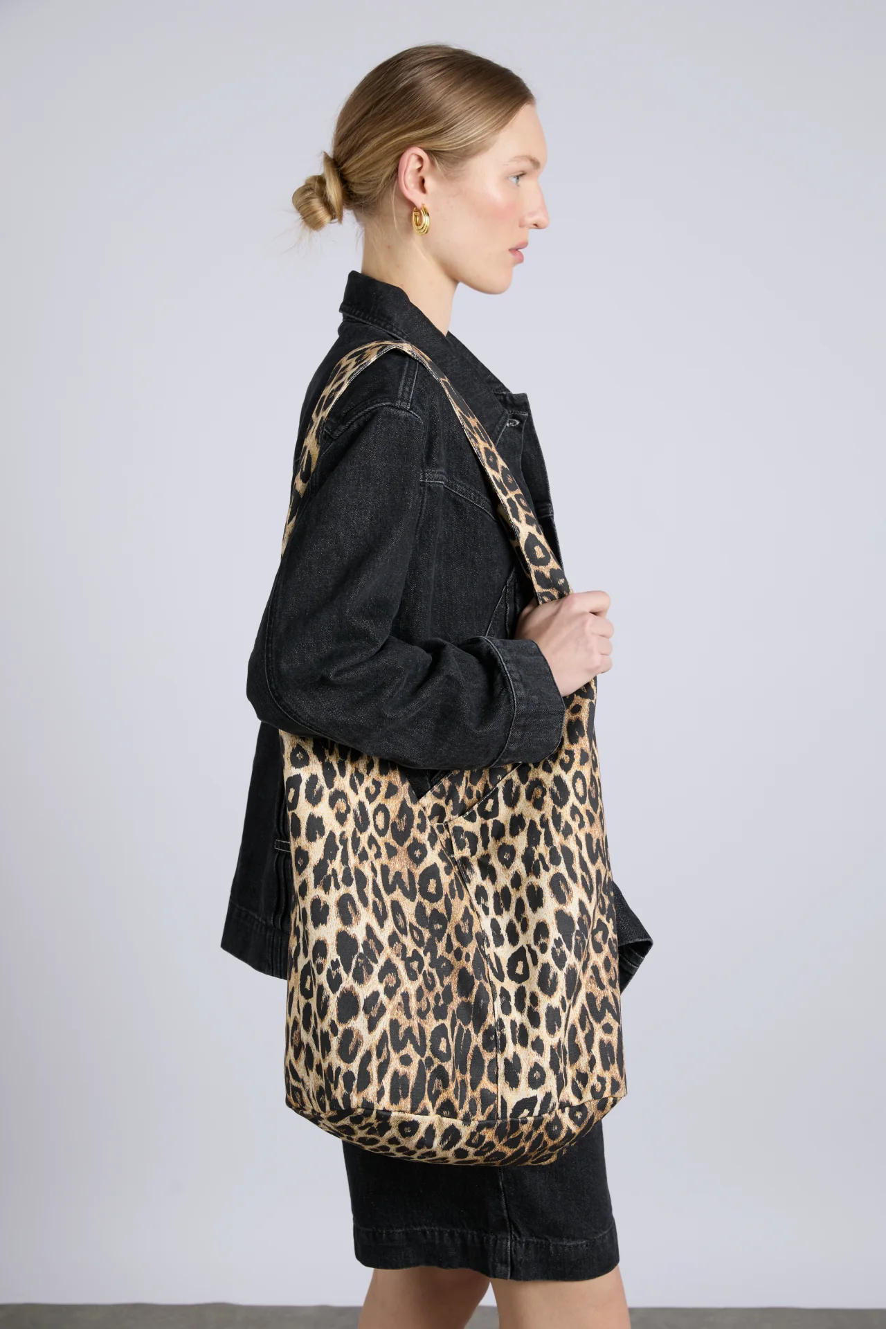 cross body sling bag - leopard
