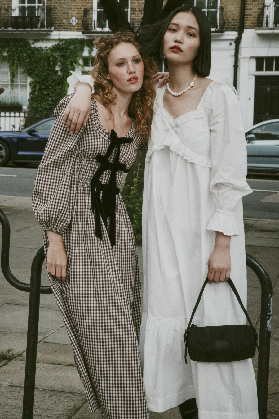 barrel bag in black floral stitch