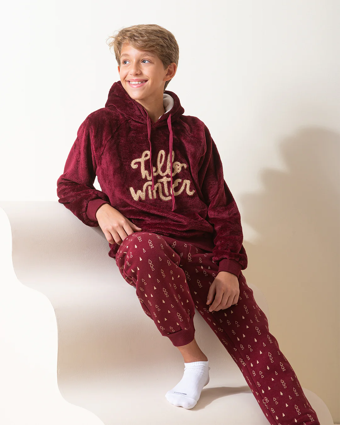 Hello winter بيجاما أولادي كابيشون