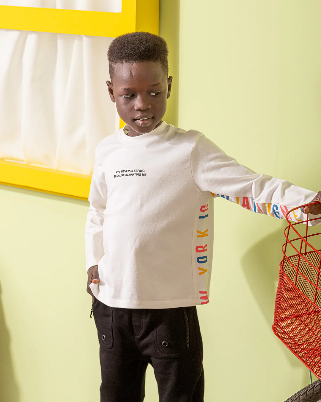 New York is awaiting  بيجامة اولادي وسط خريفي