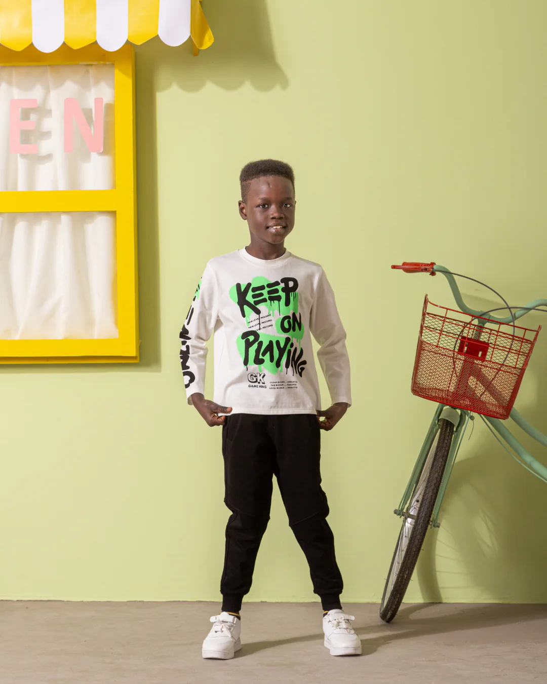 Keep On Playing  بيجامة اولادي وسط خريفي