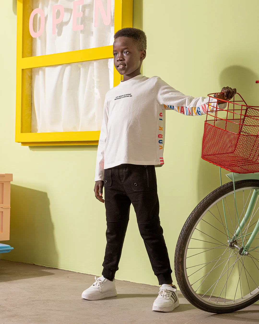 New York is awaiting  بيجامة اولادي وسط خريفي