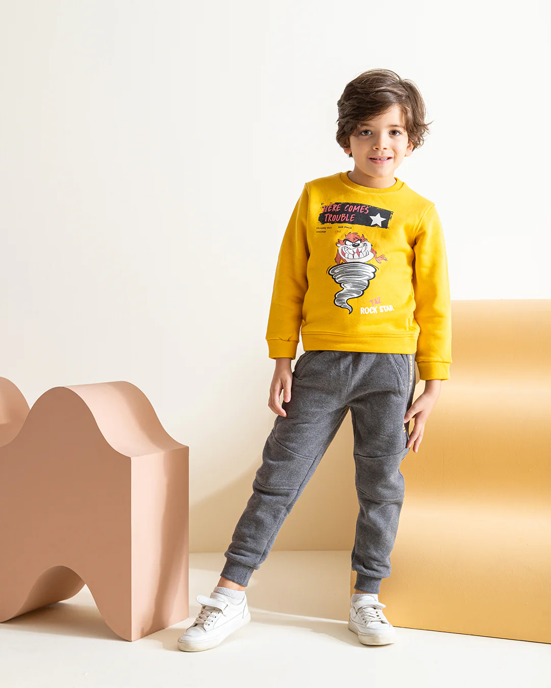 here comes trouble بيجامه اولادي