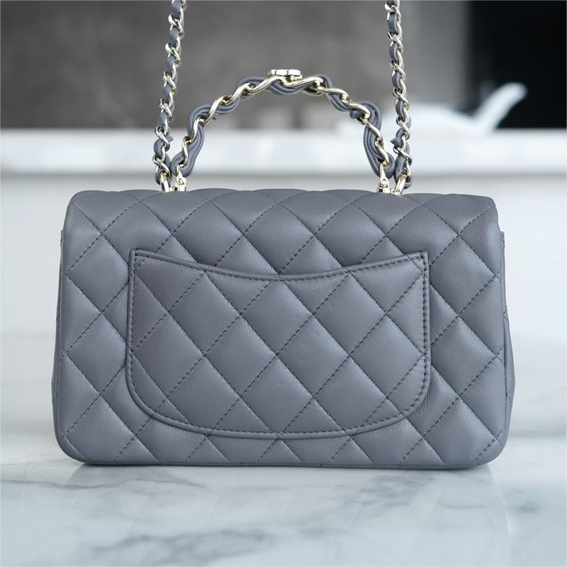 Chanel -23K Classic Flap -20cm
