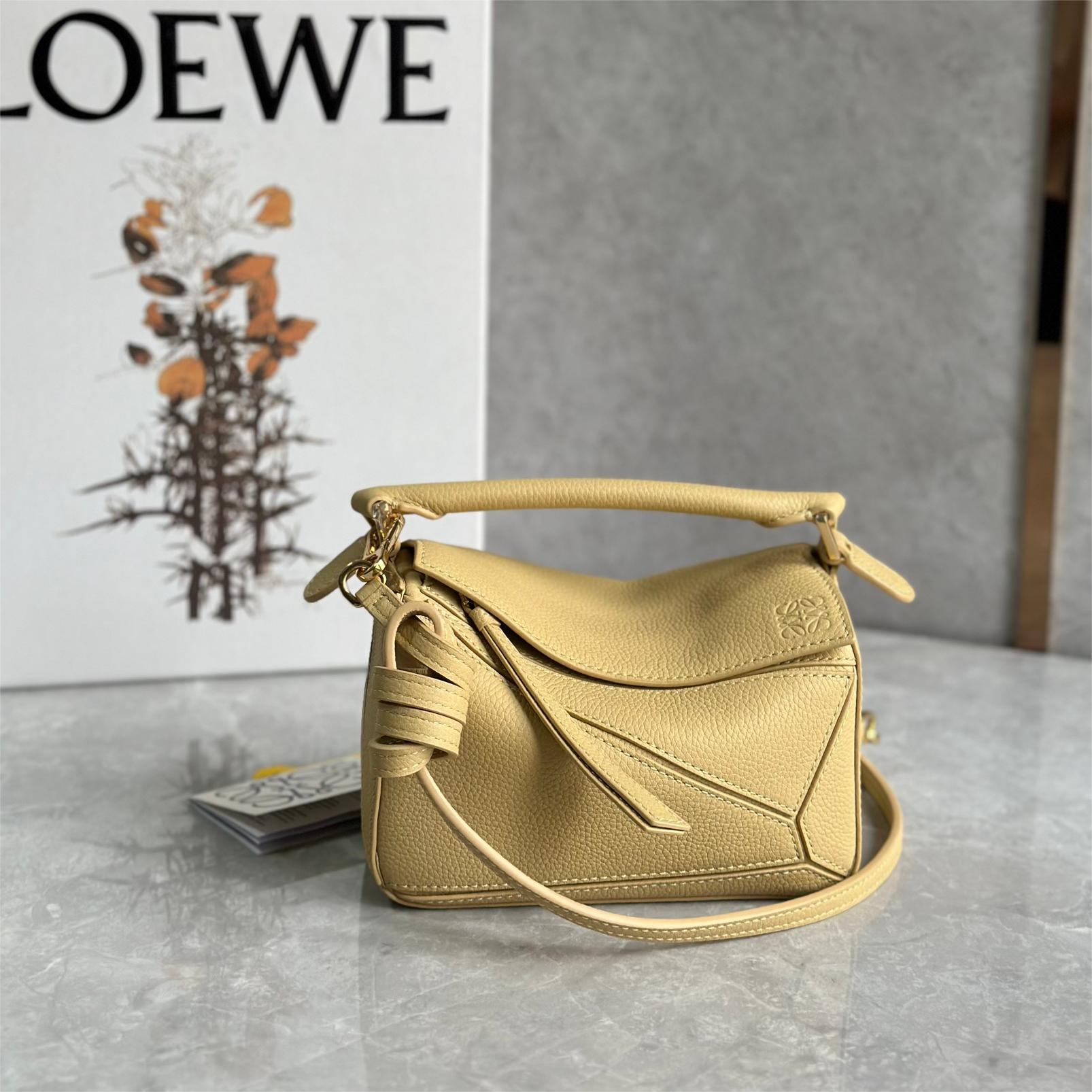 Loewe-Puzzle-24cm
