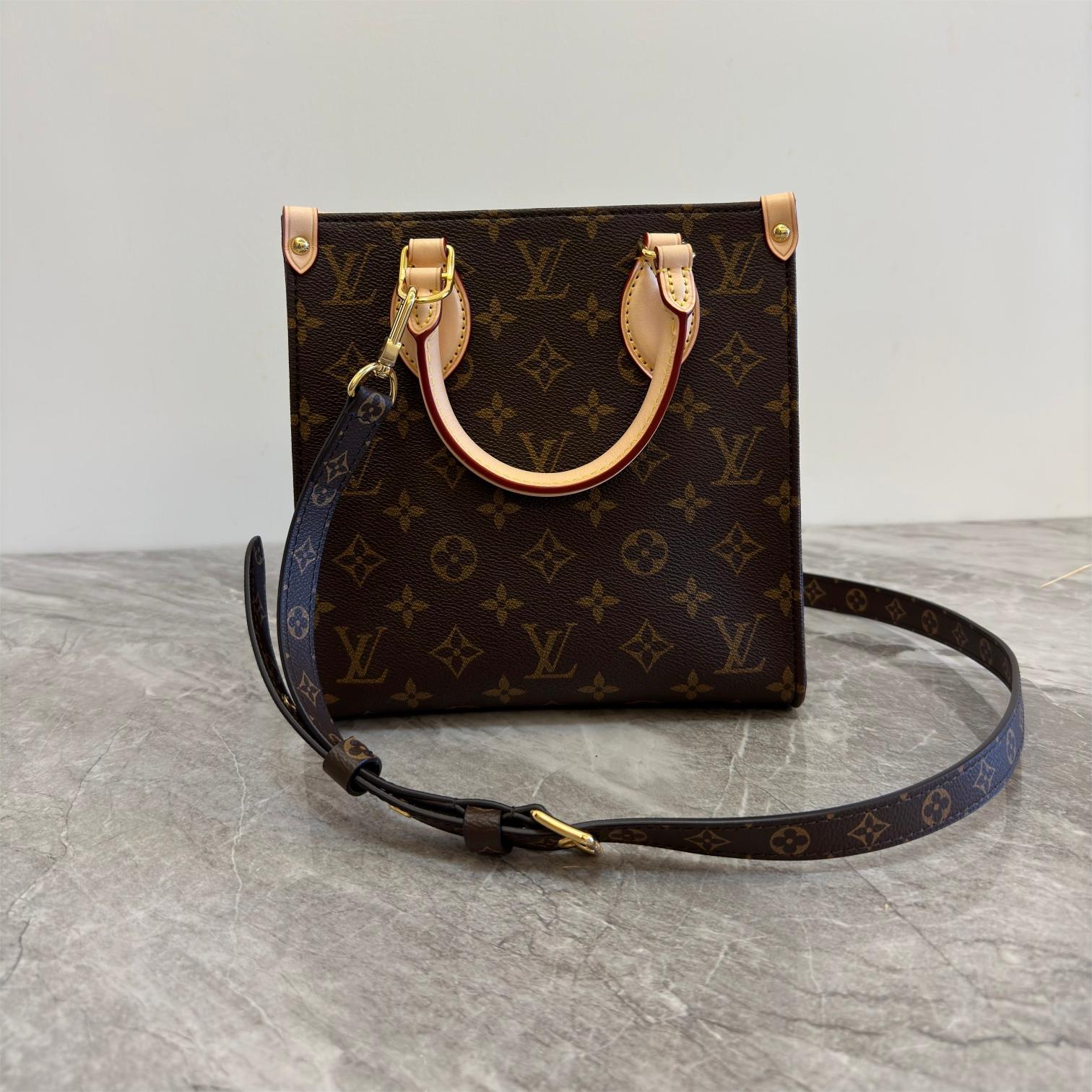 Lv-Petit Sac Plat bb -21.5cm
