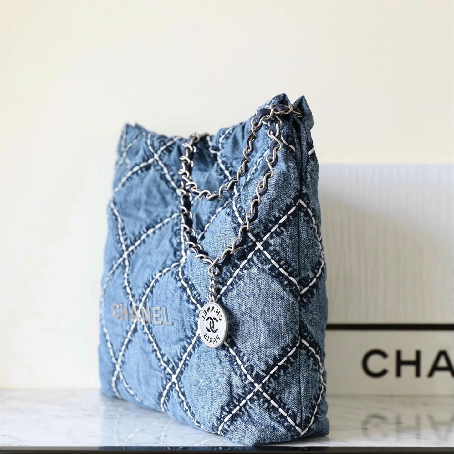 Chanel-𝟐𝟒P Denim-35cm