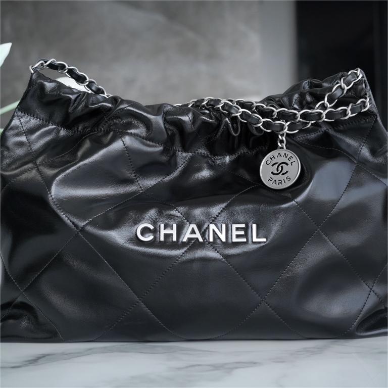 Chanel -24c  22 Bag-30cm