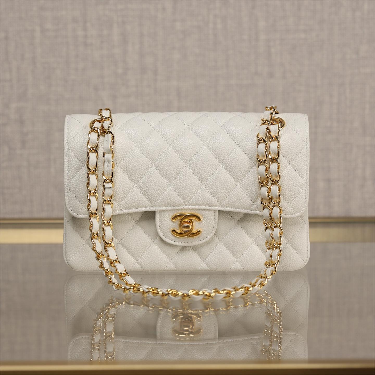 Chanel -Classic Flap -23cm