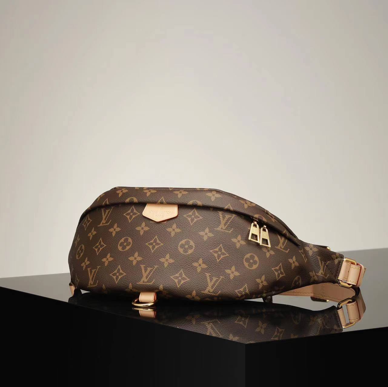 Lv-Bumbag -37cm
