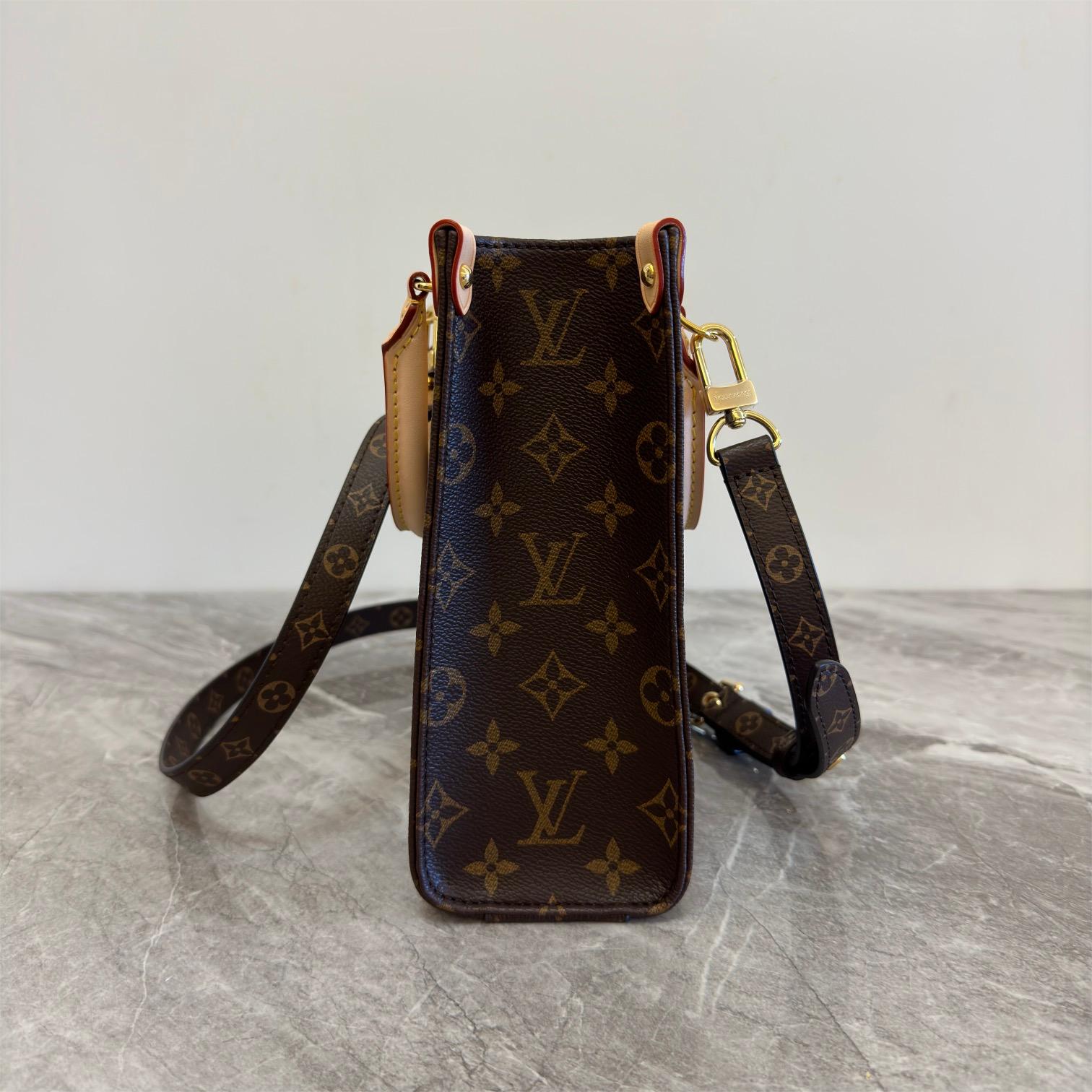 Lv-Petit Sac Plat bb -21.5cm