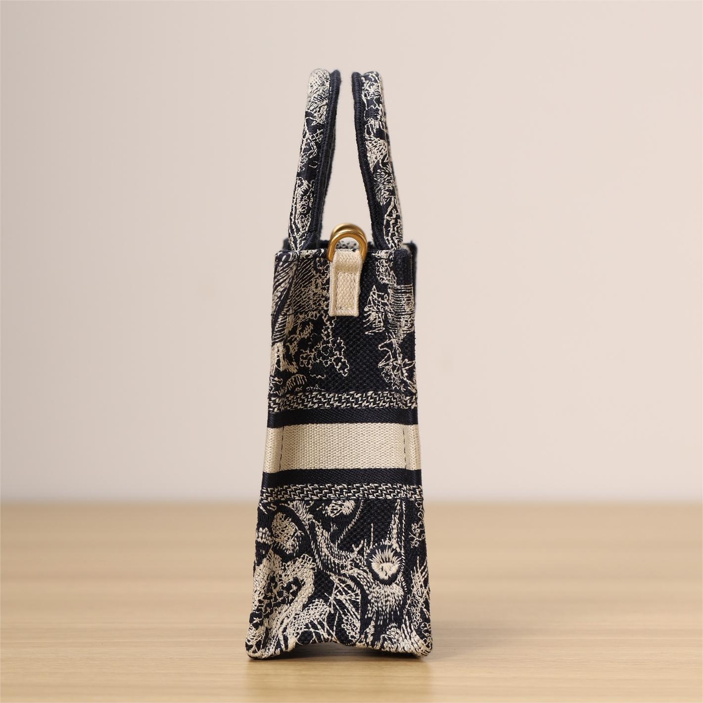 Dior-CD mini book tote-18cm