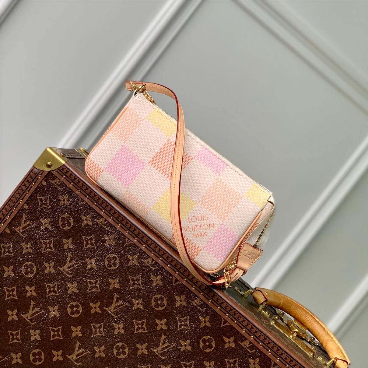 Lv-Damierlicious-23.5cm