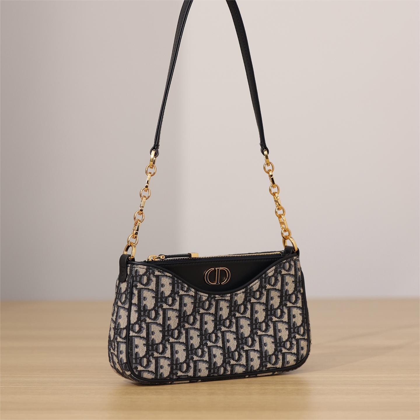 Dior-30Montaigne hobo avenue-21cm