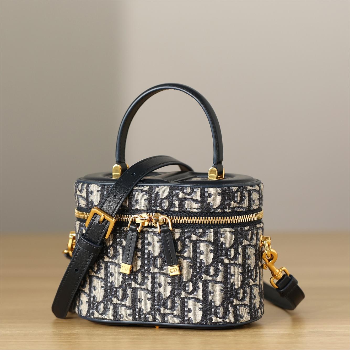 Dior-CD signature vanity-16cm