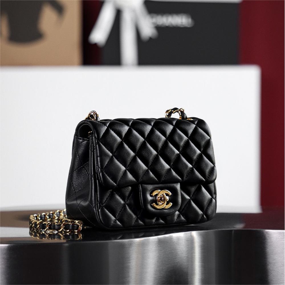 Chanel -Classic Flap -17cm