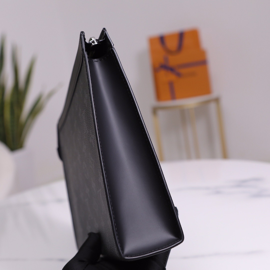 Lv-Pochette Voyage -27cm