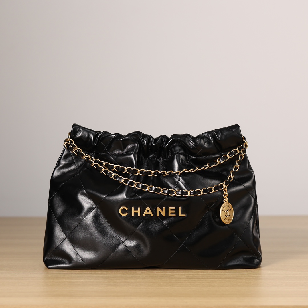 Chanel- 22 Bag-37cm