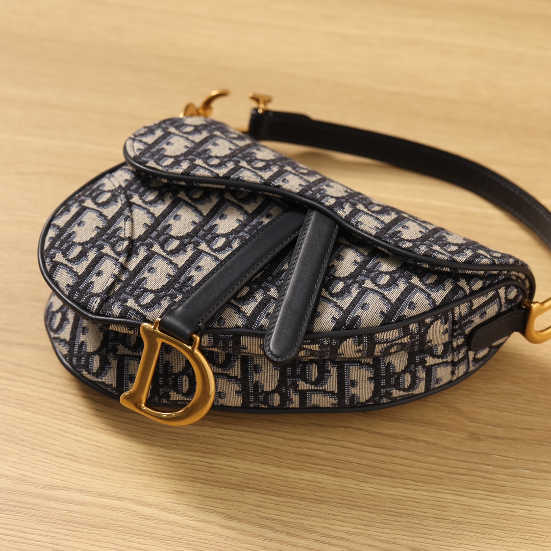 Dior-Ssaddle-21cm
