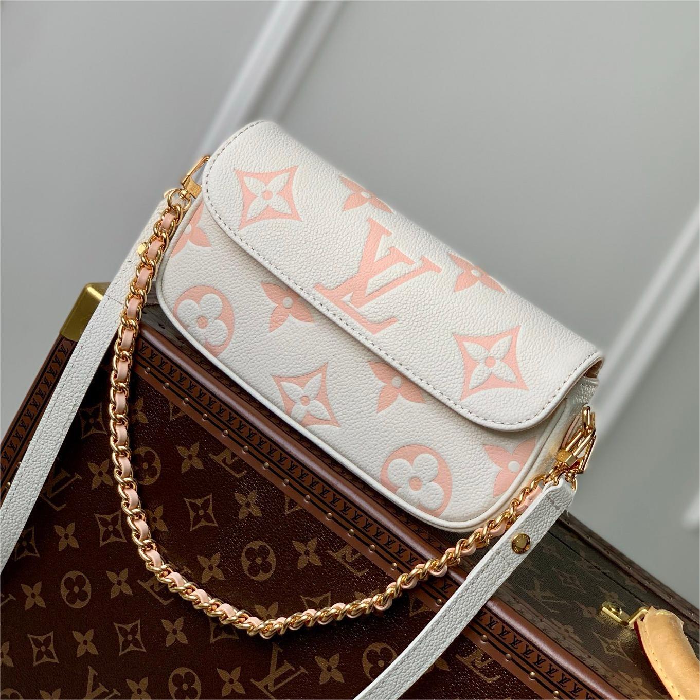 Lv- wallet on chain ivy-23.5cm