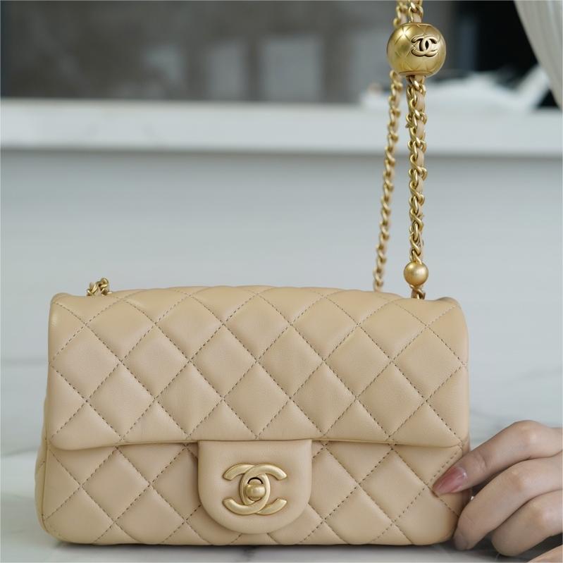 Chanel - Classic Flap -20cm