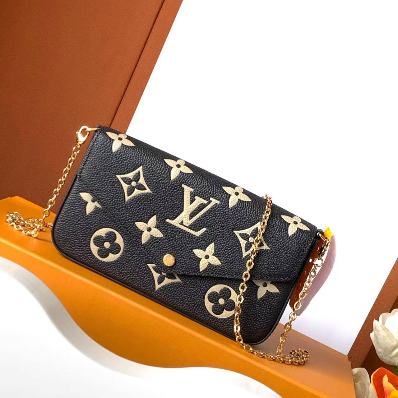 Lv -Pochette Félicie -21cm