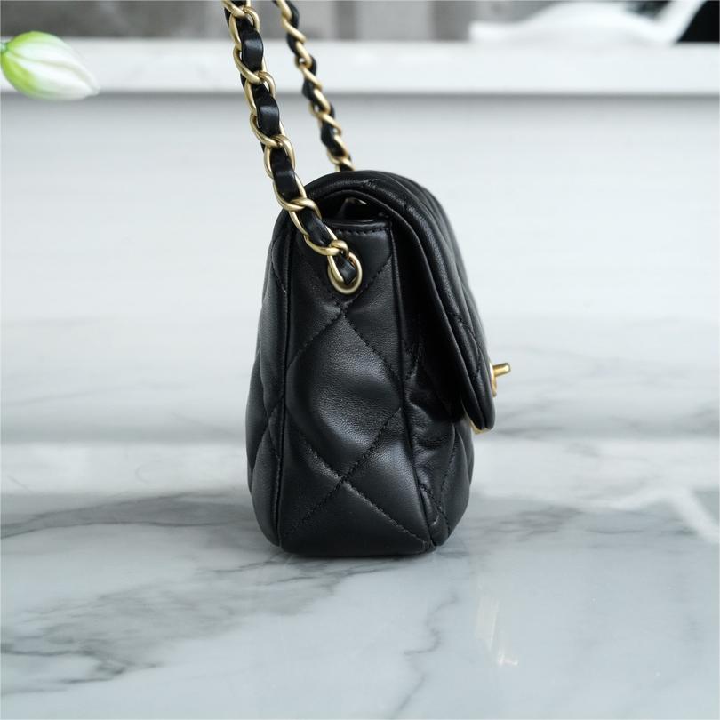 Chanel 23S Classic Flap -18cm