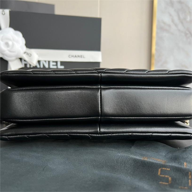 Chanel -24C Trendy CC-25cm