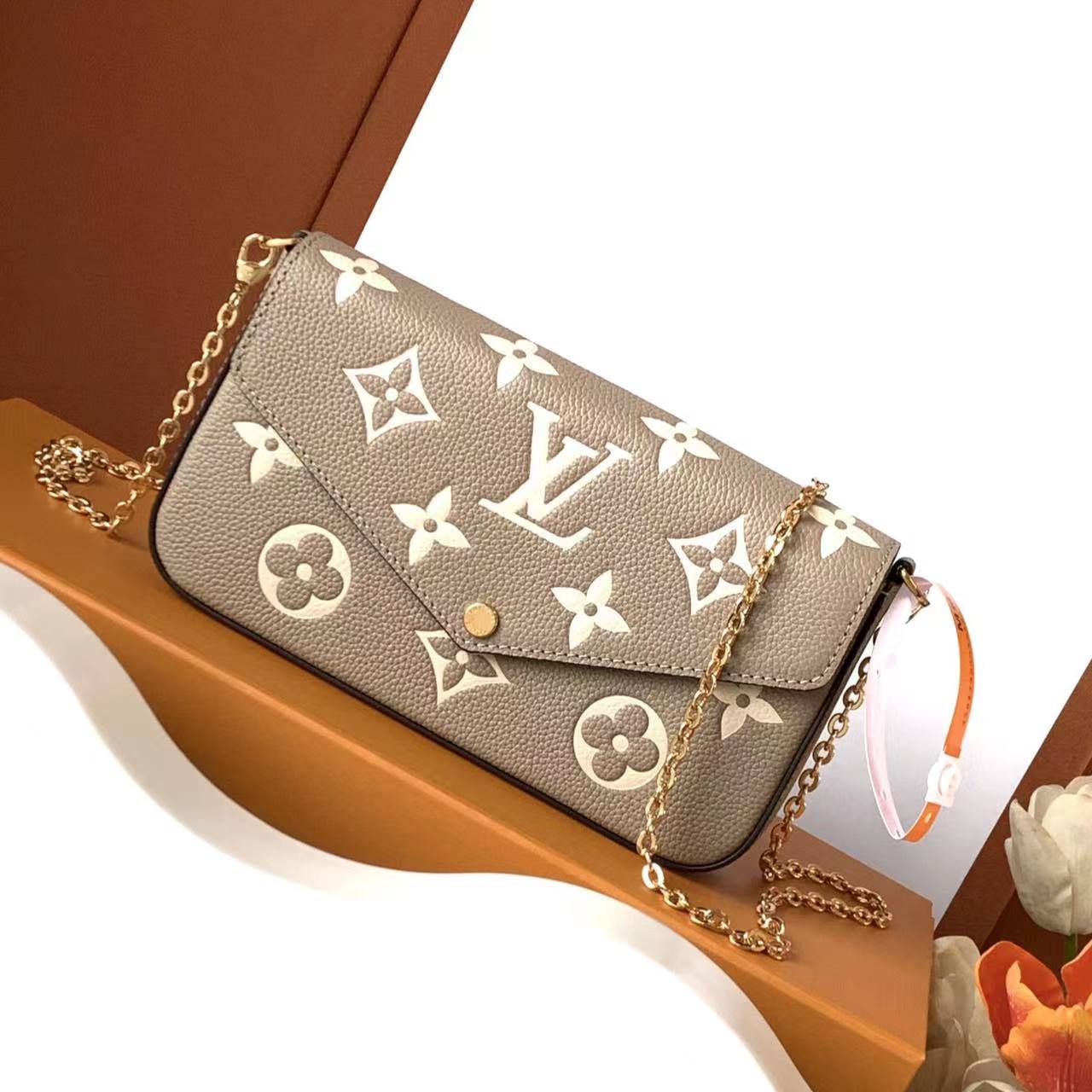 Lv -Pochette Félicie -21cm