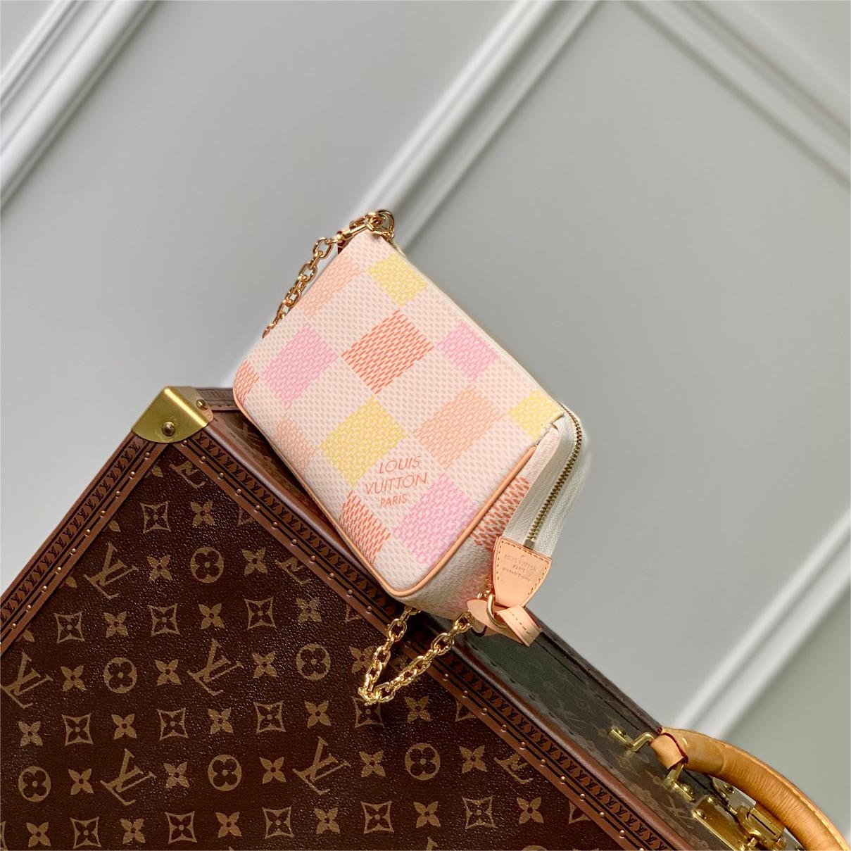 Lv-Damierlicious-23.5cm