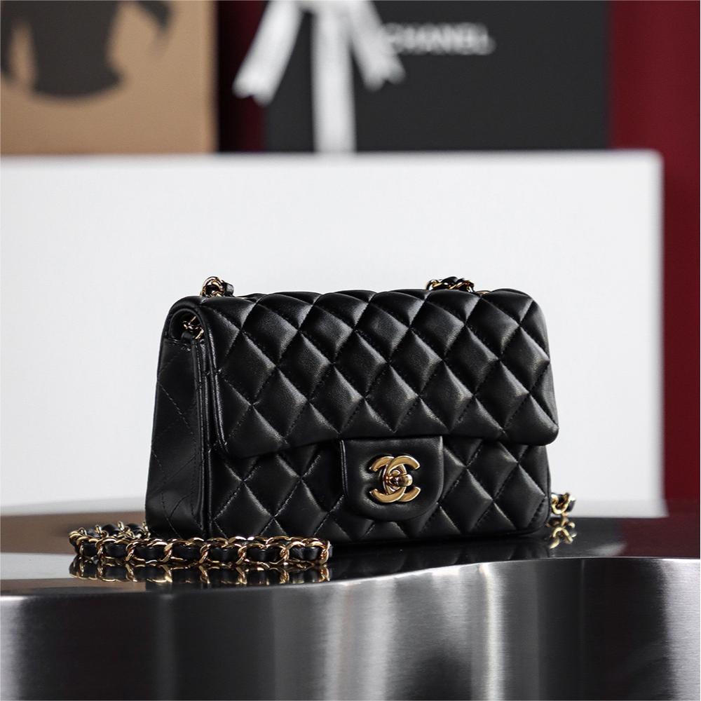Chanel -Classic Flap -20cm